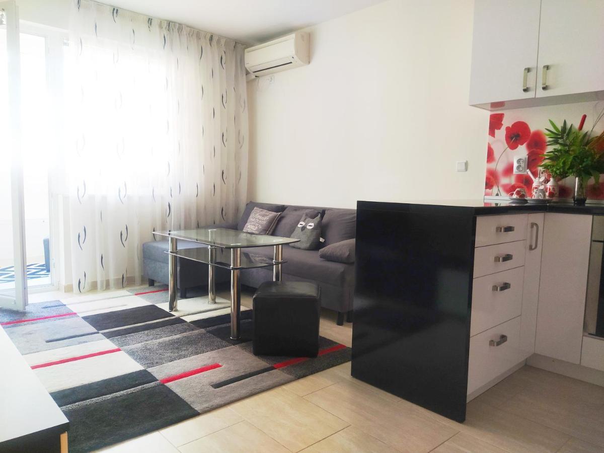 Modern Apartment In Burgas Stad Buitenkant foto