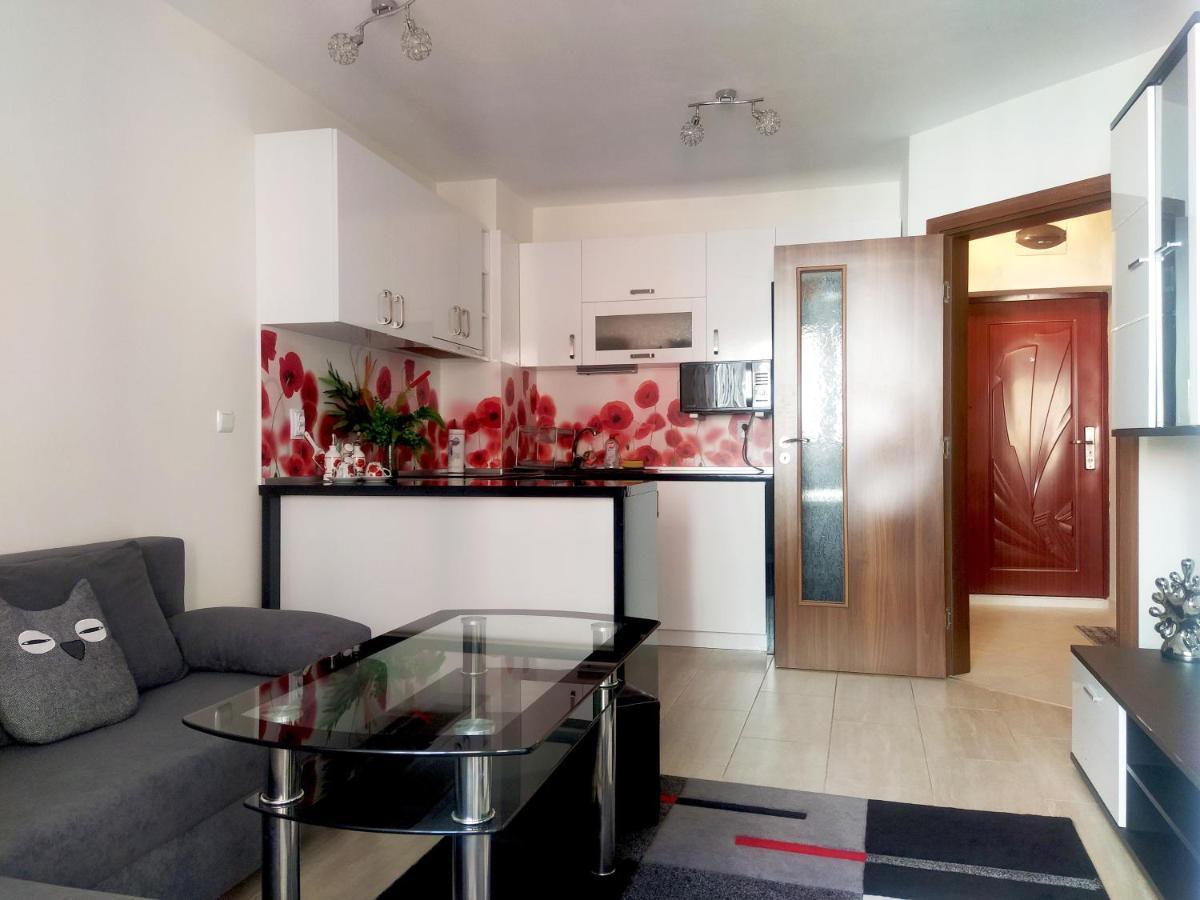 Modern Apartment In Burgas Stad Buitenkant foto