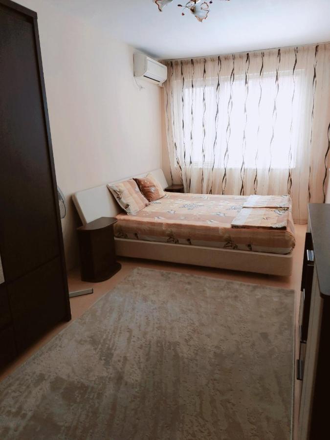 Modern Apartment In Burgas Stad Buitenkant foto