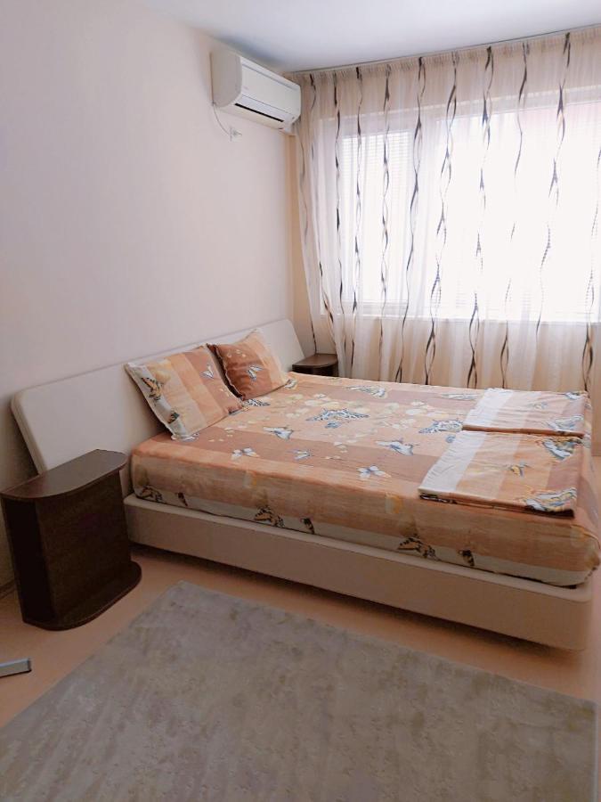 Modern Apartment In Burgas Stad Buitenkant foto